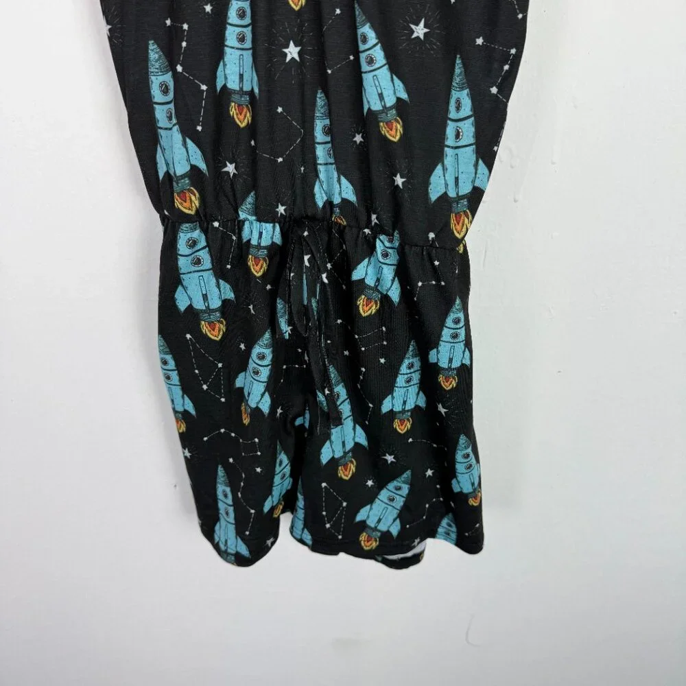 NWT Modcloth Breakfast for Dinner Easy Does It Sleep Romper Rockets Size Medium - Picture 4 of 12